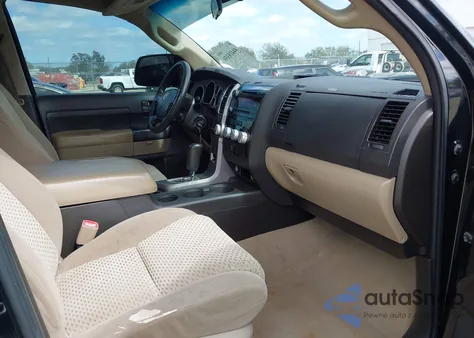 2011 Toyota Tundra Grade 5.7L V8 z USA, uszkodzony, nr VIN 5TFRY5F18BX100175